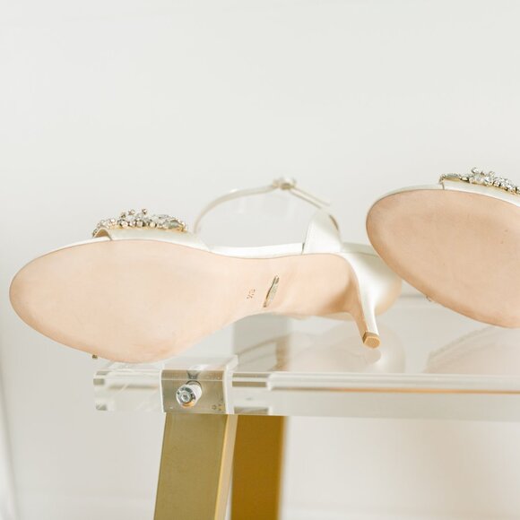 Badgley Mischka Richelle 8.5 Women's Heels Ivory Kitten Heel Satin - Picture 12 of 16